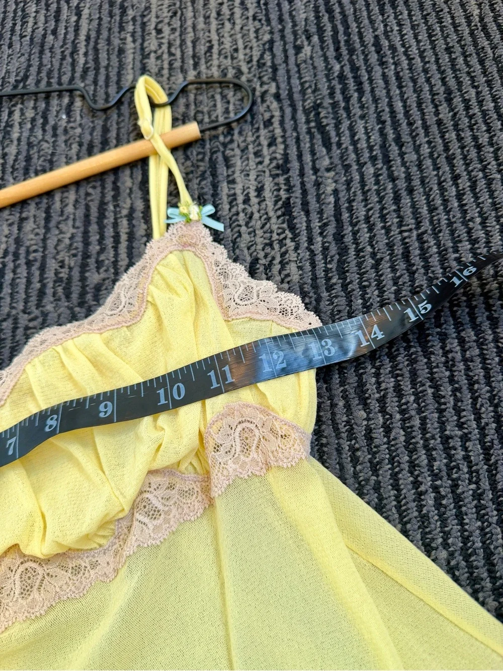 Victoria’s Secret Angels Butter Yellow Lace Cami Top Size M Coquette Y2K